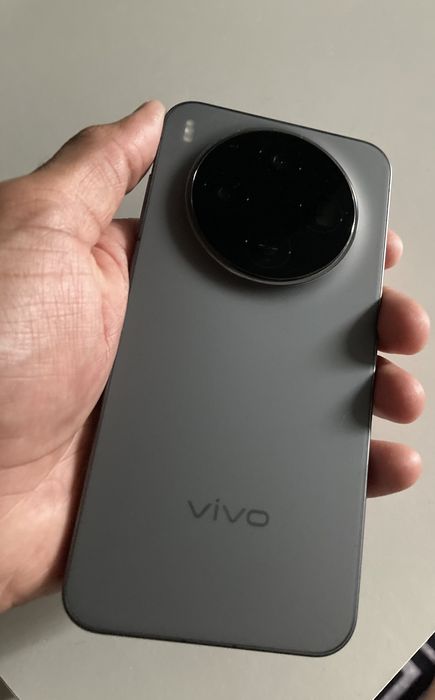 Vivo X300 Ростест (EAC) 16/ 512 ГБ) Или обмен