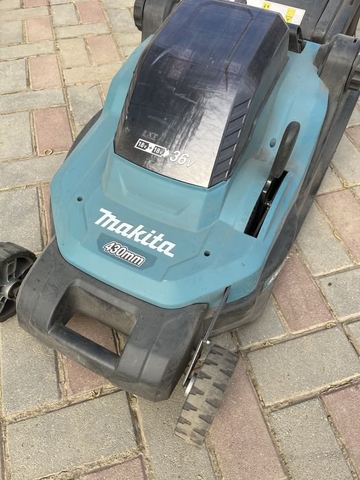 Masina tuns gazon iarba makita