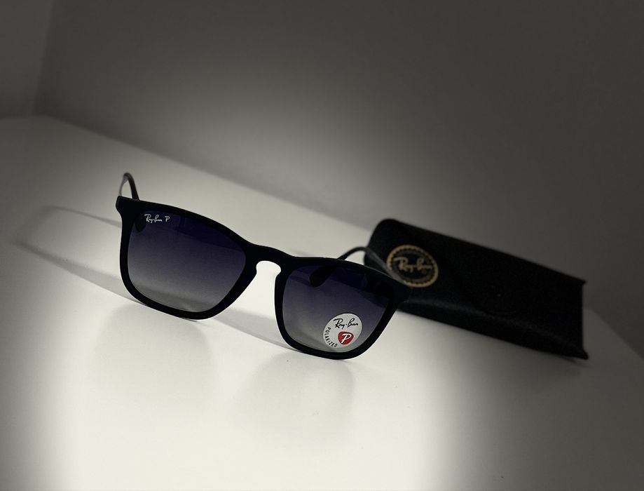 Ochelari de soare Ray Ban RB4187 Chris Polarizati 622/T3, marime 54*18