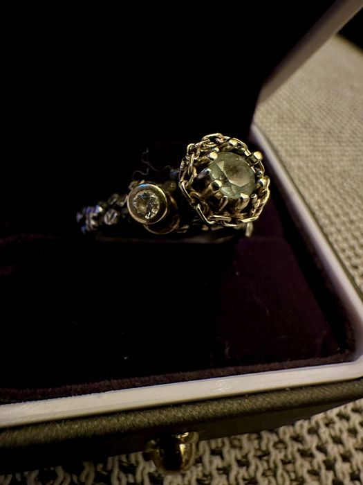 Златен пръстен с аквамарин