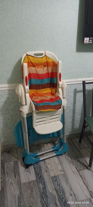 продам,столик для кормления