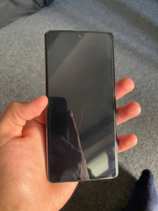 Poco F4 GT 128 zoʻr telefon