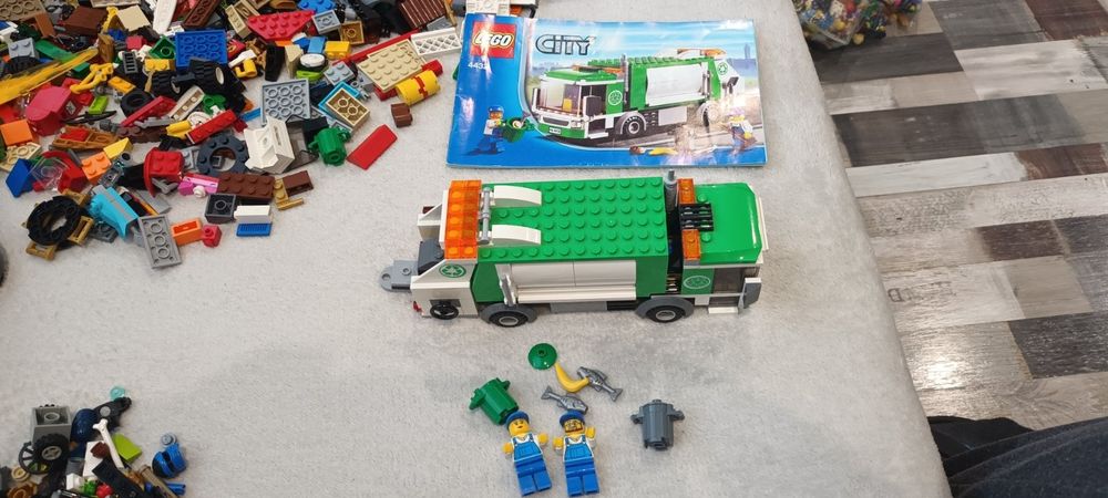 Продавам lego city 4432