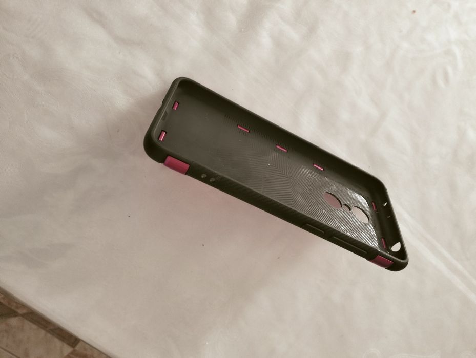 Срочно продам чехол на ксяоми редми 5