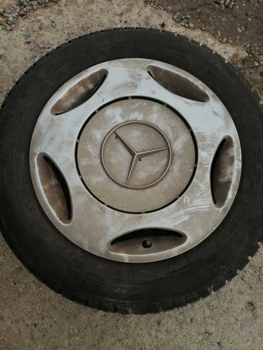 Продавам 4бр.метални джанти 15" с тасове
