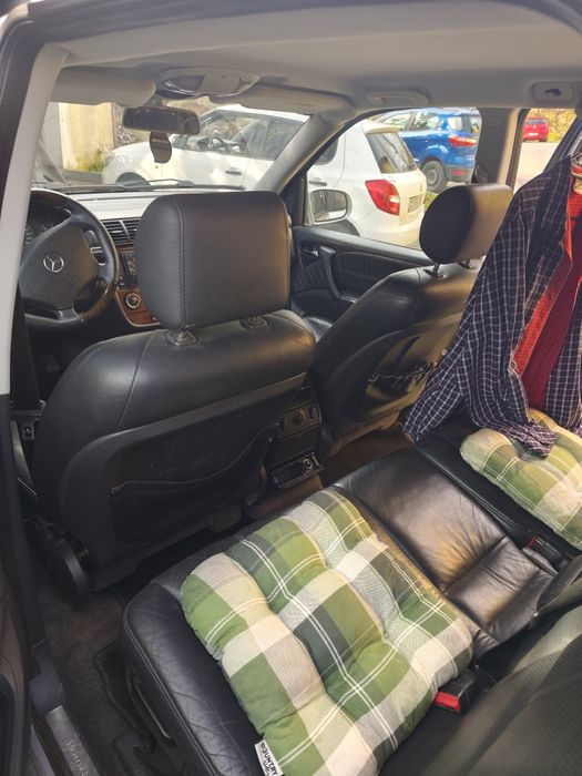 Mercedes ML 270 - autoutilitara 4 locuri