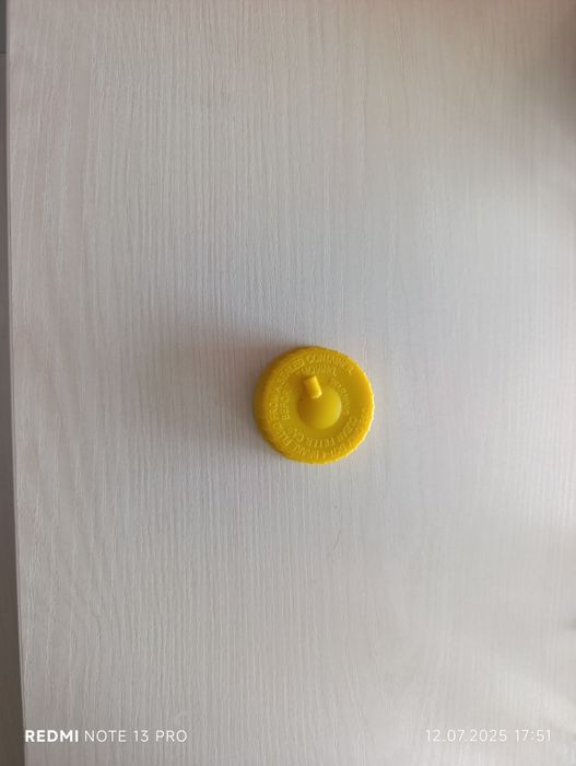 Кришка от тармазного бачка