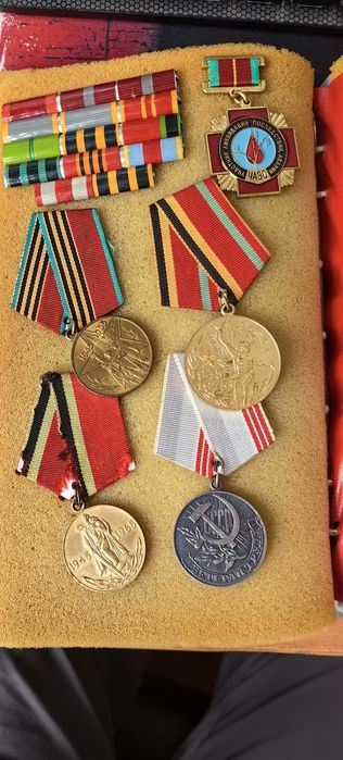 Продаются значки