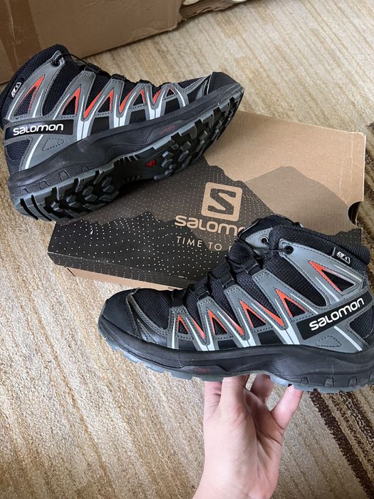 Продам полуботинки на мальчика Salomon