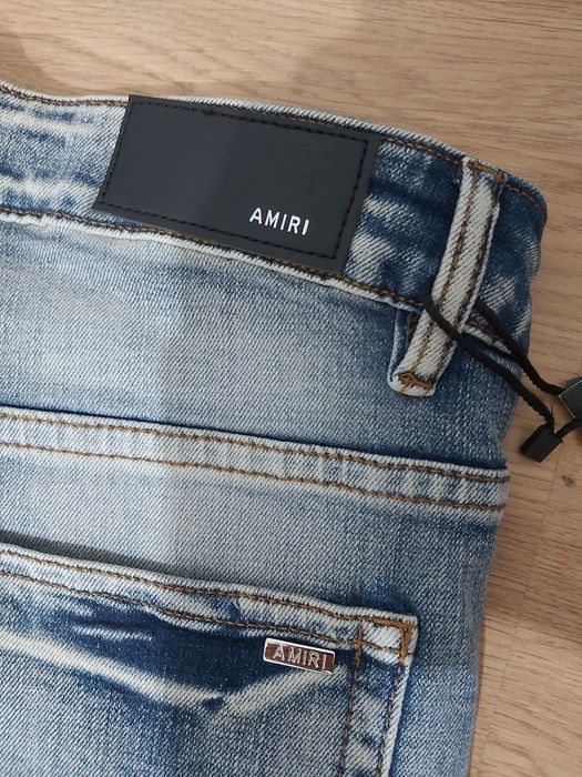 Blugi amiri nepurtati