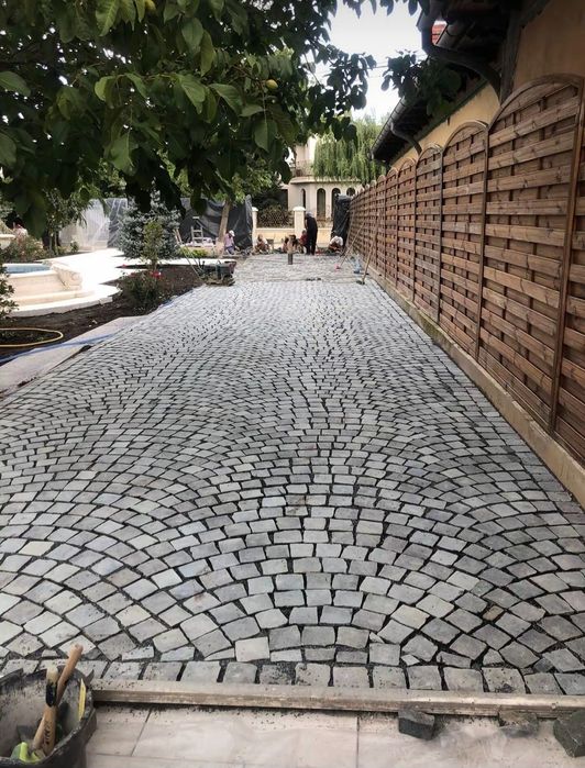 Vând piatră cubică andezit și montez