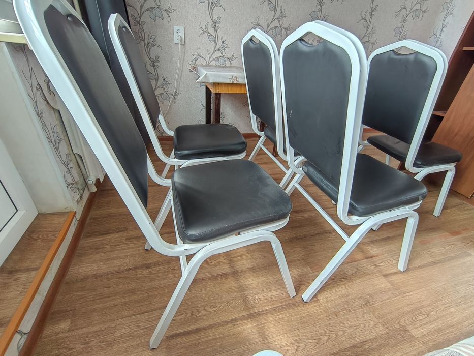 Стулья (в офис, в зал)