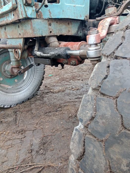 мТз-80 по болтам.