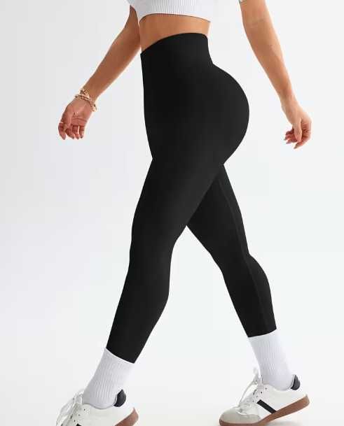 Извайващ детайлите на тялото клин за фитнес. Оформящ дупето ефект.