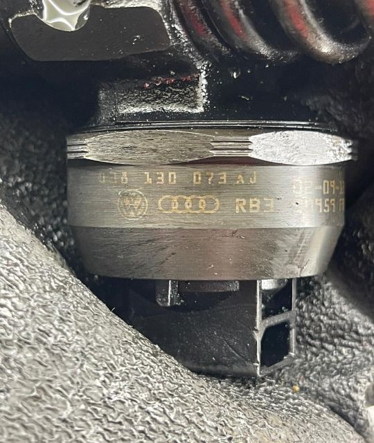 Injector motorina 038 130 073 aj/BC Audi A4 B6