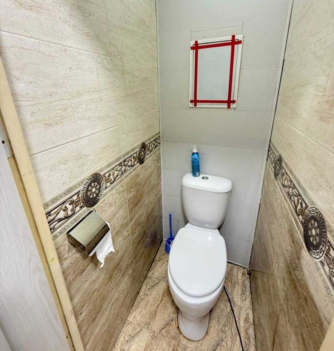 Чиланзар 10 квартал 1 комнатная ,1 этаж