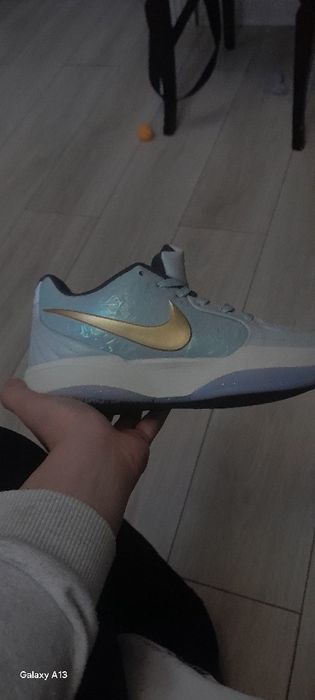 Продам баскетбольные кроссовки