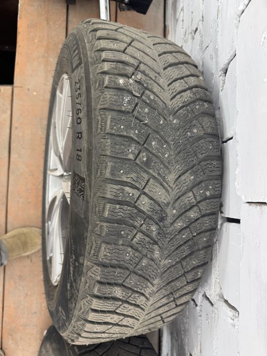Зимние шины  michelin 25/23 на дисках