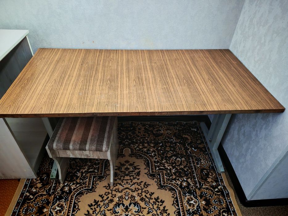Стол письменный ученический