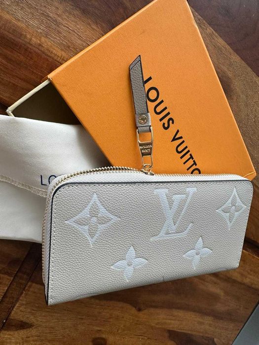 Portofel LV : Louis Vuitton Zippy Wallet – Monogram Empreinte