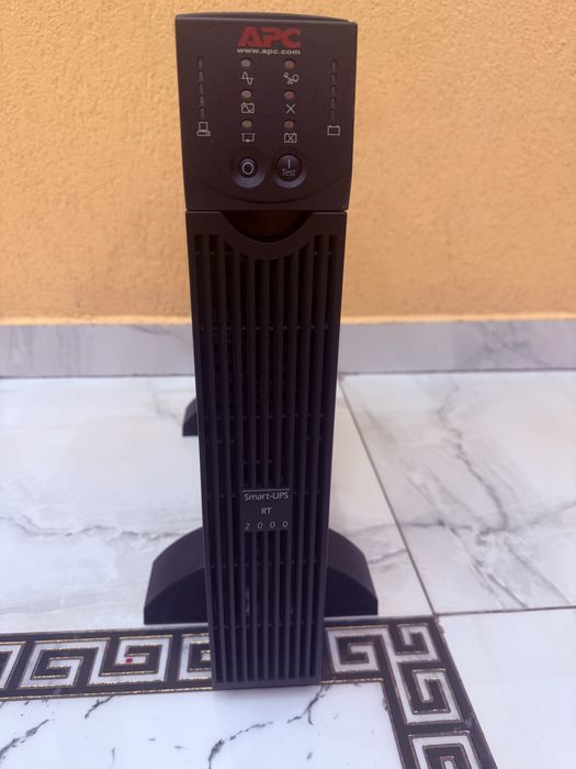 Vand sursa Smart-Ups RT 2000