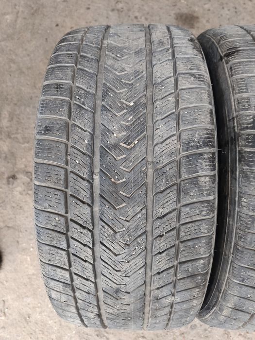 Зимни гуми -2023г.-19цола-245/35-1бр.-85лв."GRIPMAX"