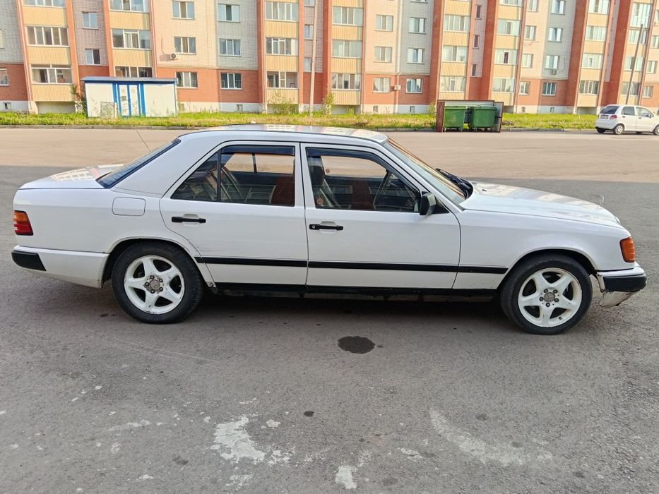 Мерседес Бенс Е230