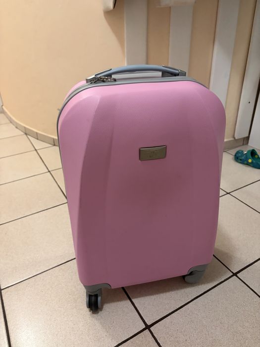 Куфар със заключване