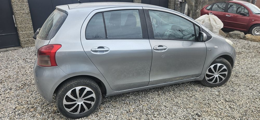 TOYOTA YARIS  cu cutie Automata