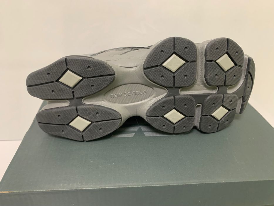 Ново дамски маратонки с кутия New Balance 9060 grey номер 37