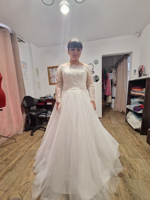 Vand rochie de miresa