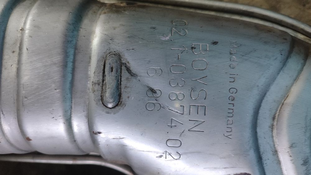 Продам запчасти на bmw резонатор и глушитель в отличном состоянии