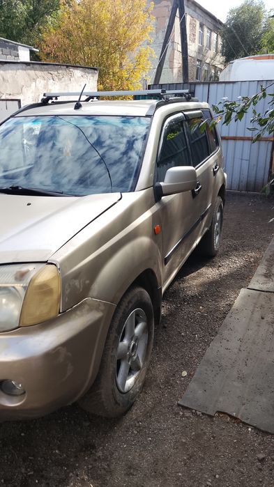 Нессан продам...