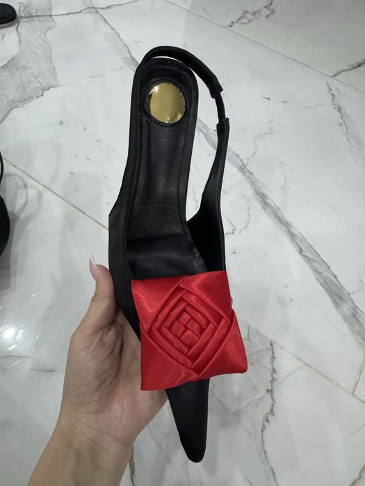 Продам туфли. С розочкой