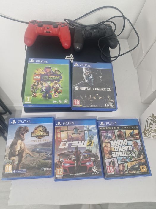 Ps 4 ! Folosit foarte putin , se vinde cu cd urile din imagine