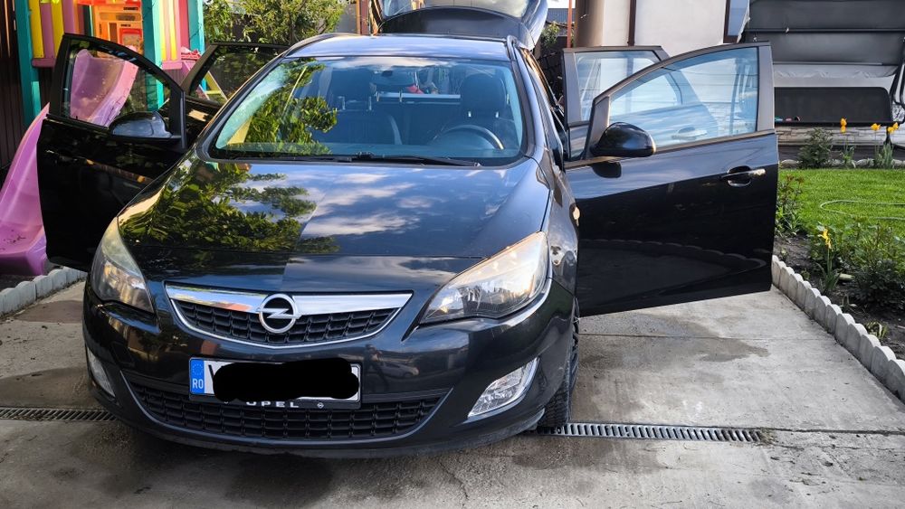 Opel Astra J Sport Tourer 1.7 110cp