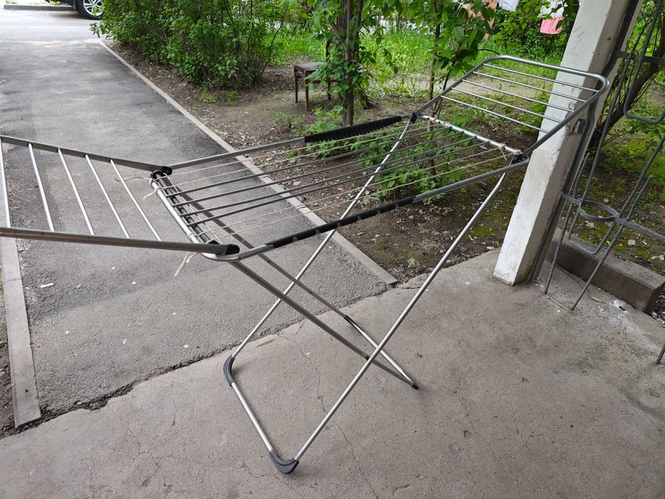 Напольная вешалка для одежды станция метро Москва