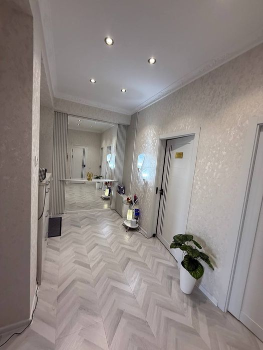 Белтепа Ибин Сино йол юзида 3хонали уй 3 этаж