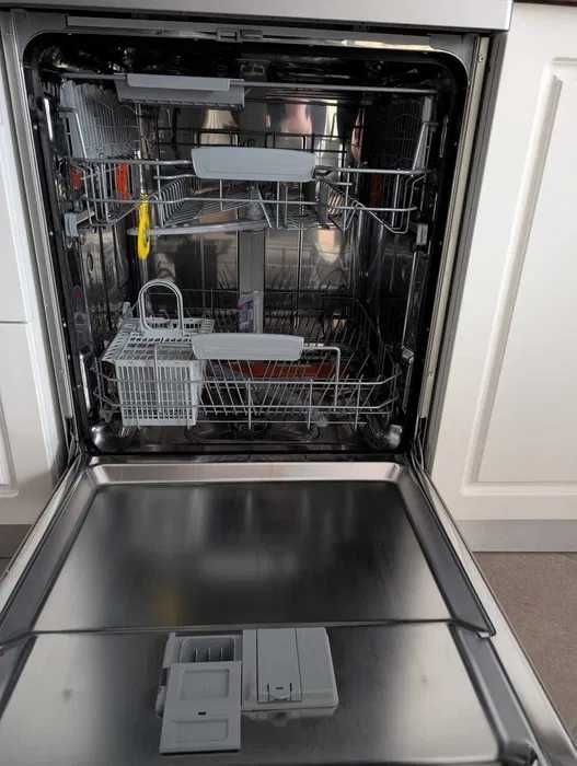 Mașină de spălat vase Hotpoint HFC3C41CWX, 14 seturi, Clasa C, Inox – Stare foarte bună