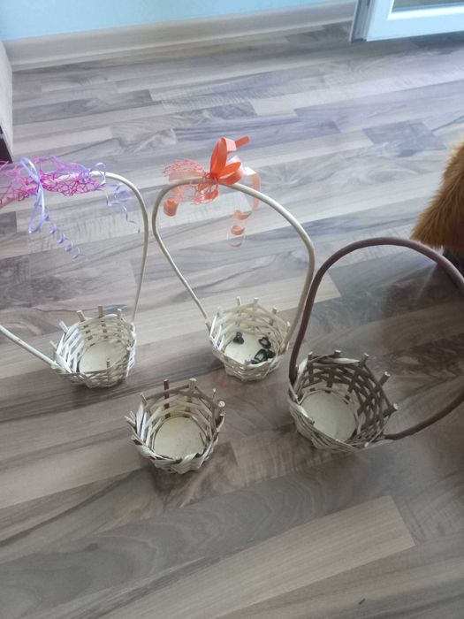Продавам плетени кошнички