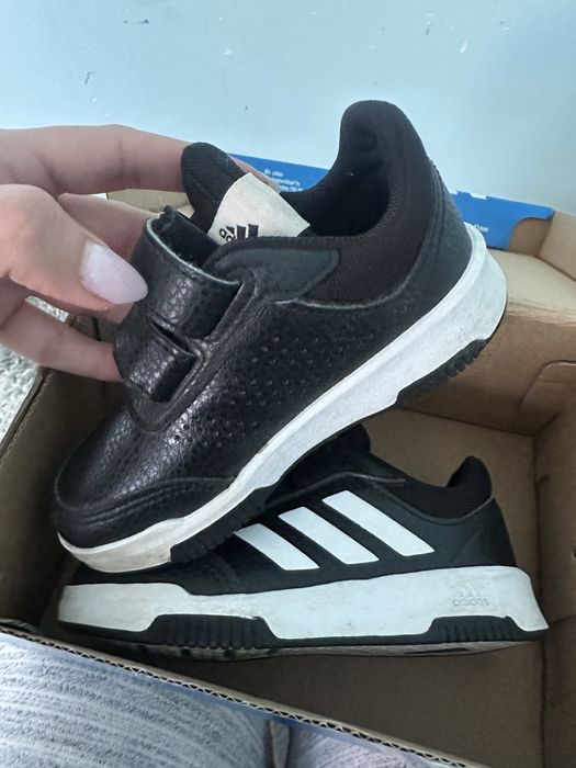 Маратонки Adidas 25н