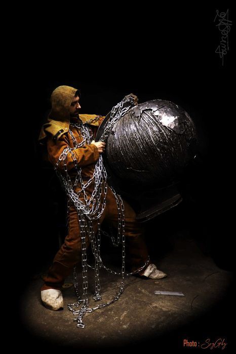 Sculpturi la comanda- fir de otel- artist Razvan Ghita