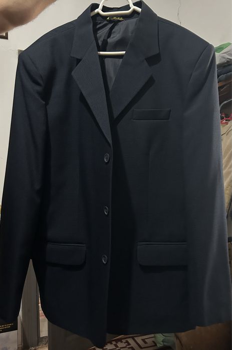 Costum barbati impecabil