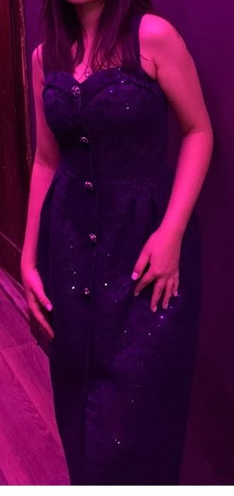 Платье в отличном состоянии, надевала один раз.