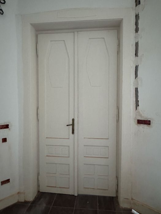 usa lemn masiv cu deschidere dubla