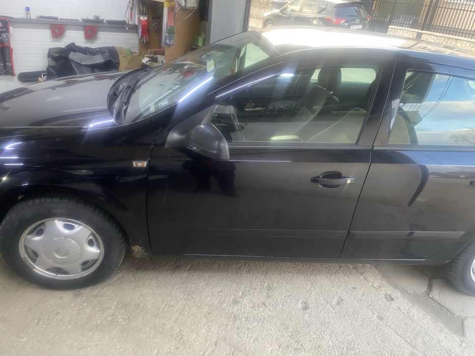 Опел астра Н  1.6 105кс 2006