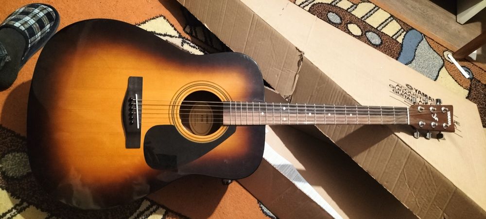 Профессиональная гитара YAMAHA F310 TBS