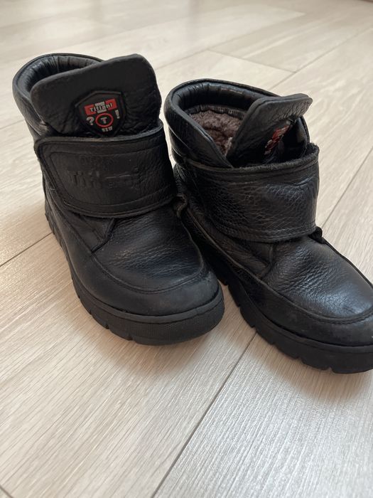 Продам зимнюю детскую обувь