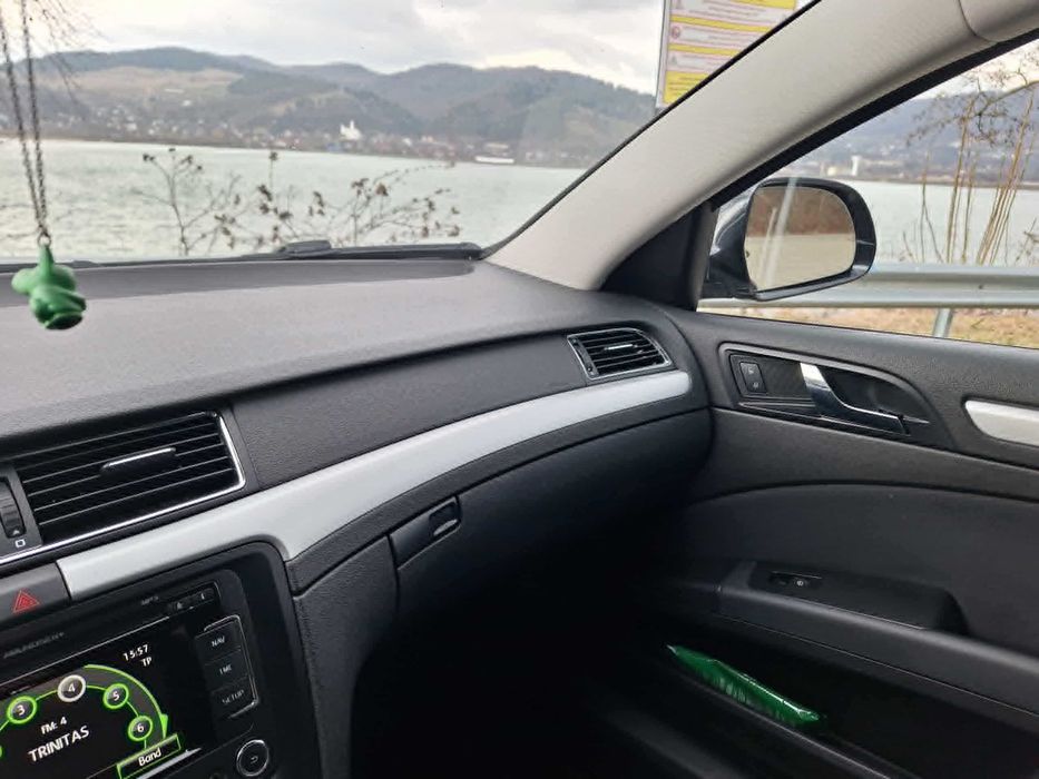 vând skoda superb 2