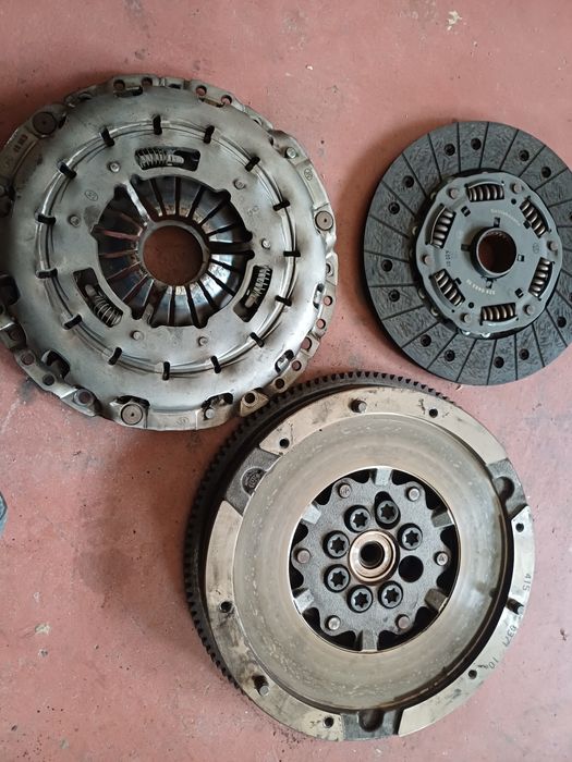 Kit ambreiaj bmw e60 e61 525d 530d